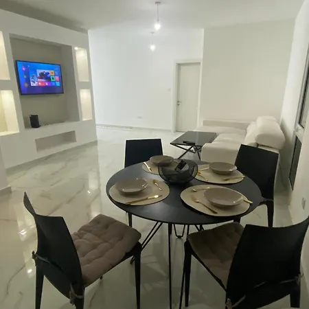 Bellvue Maisonette In With Valley Views Appartement Kerċem